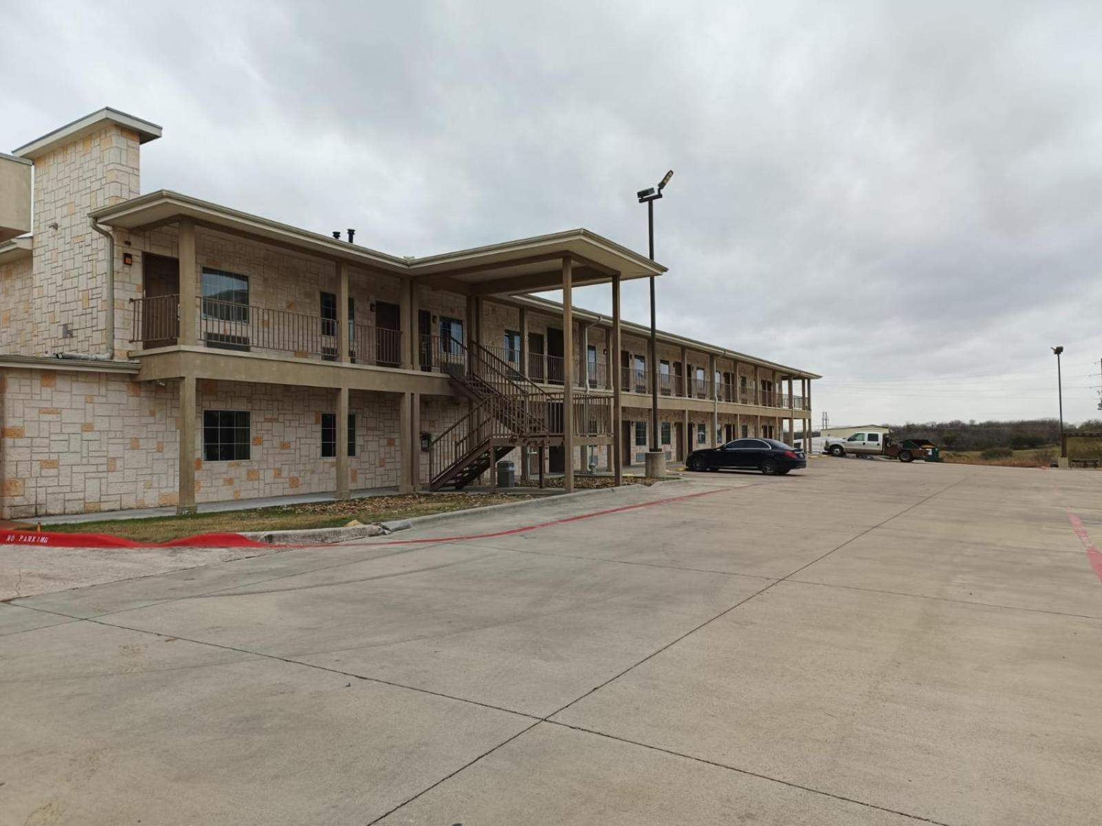 Westwood Inn By Oyo Gonzales Tx Exterior foto